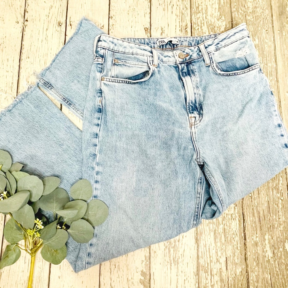 ZARA Distressed Raw Hem Baggy Jeans